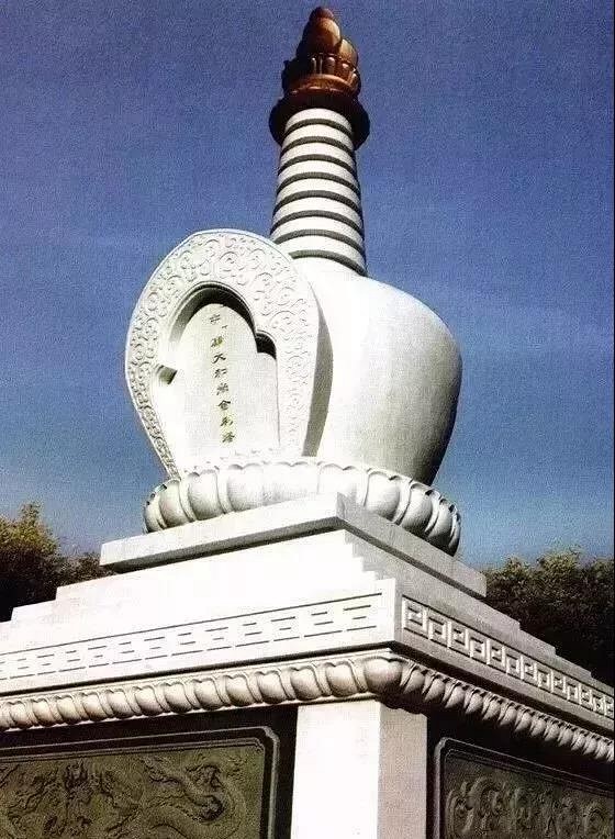 石雕佛塔賞析