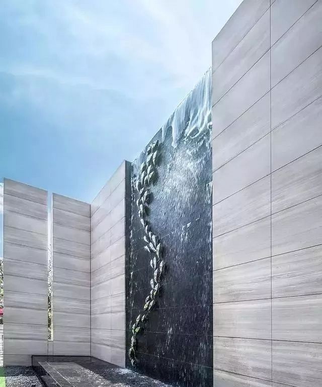 石材的碰撞之美：景墻