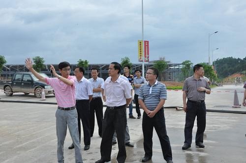 云浮市常委副主任江壯宏率隊(duì)到石材企業(yè)調(diào)研，促進(jìn)產(chǎn)業(yè)轉(zhuǎn)型升級(jí)