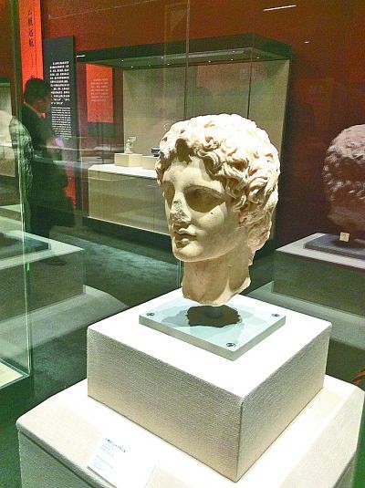 希臘大理石雕塑展示亞洲文明