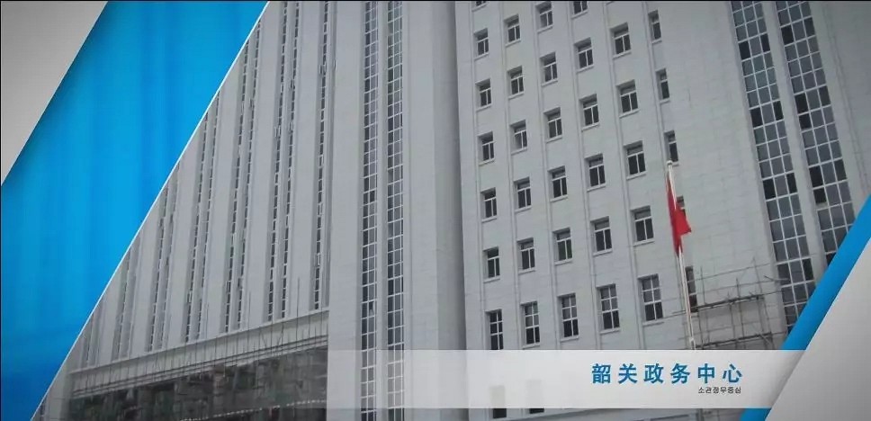 百搭的工程板——銀晶白麻，讓外墻質(zhì)感翻倍