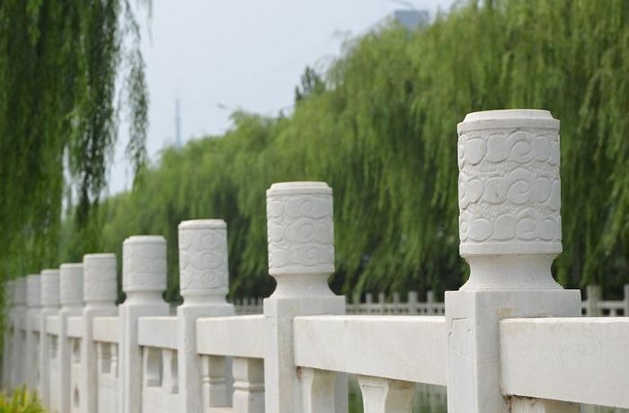 為什么說漢白玉欄桿抗壓性能強(qiáng)？