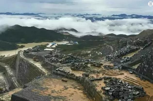 漳州蔡坑水庫(kù)石材礦山仍存在問(wèn)題,手續(xù)到期，開(kāi)采為何不停？
