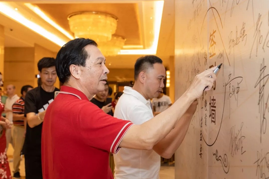 秋空一碧無古今，明月清風(fēng)話雕博