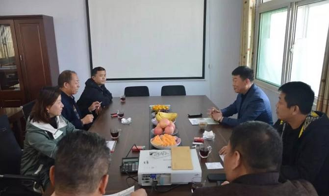 山東省石材協(xié)會(huì)周會(huì)長一行調(diào)研章丘灰礦山，涉及石材荒料價(jià)格調(diào)整問題