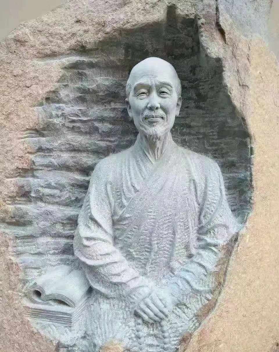 一堆石頭里的那個(gè)“他”