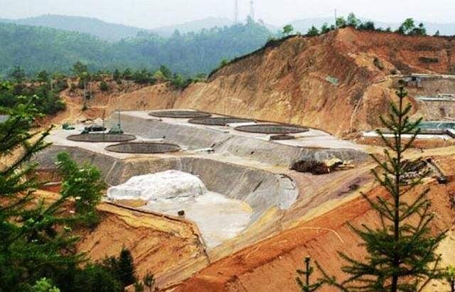 篡改、虛報(bào)廢棄稀土礦山面積，非法傾倒垃圾，江西百余名干部遭處分