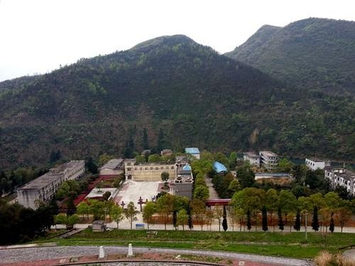 湖北崇陽石材礦山同步復工復綠