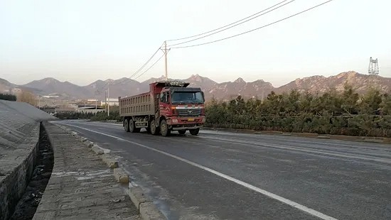 街頭石材，干在齊魯人不知