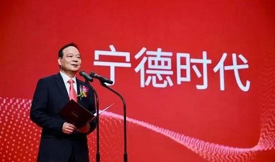 福建新首富進(jìn)軍石材產(chǎn)業(yè)！采礦不用人工，全部用高科技智能化線上操控！