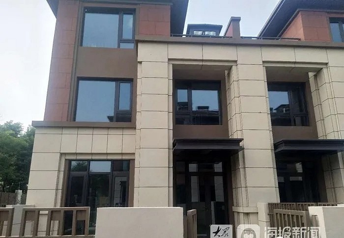 銷售時承諾用石材交房時變成了真石漆，引發(fā)糾紛，石材干掛用于高端樓盤作為賣點