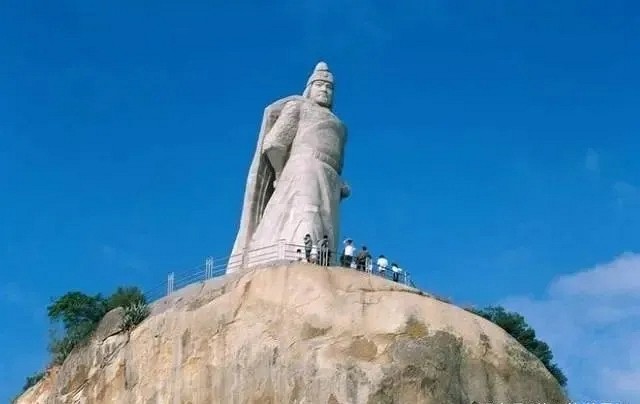 福建最“宏偉”雕像，整體由花崗巖雕刻而成，重上千噸能鎮(zhèn)臺風