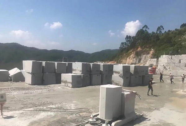 從過去到現(xiàn)在，流行過哪些花崗石礦山開采方法？