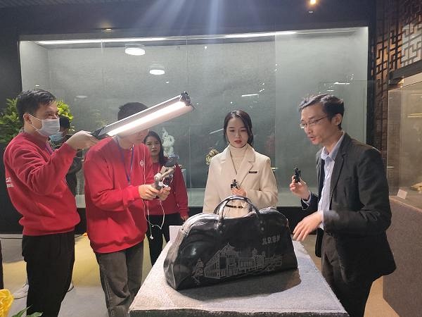 第十八屆云浮國際石材科技展覽會(huì)暨第十二屆 云浮石文化節(jié)市領(lǐng)導(dǎo)直播現(xiàn)場打“call”