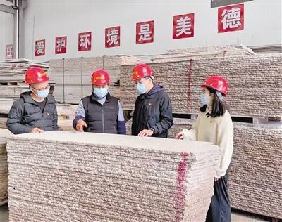 永定區(qū)洪山鎮(zhèn)紀委監(jiān)委負責人深入石材企業(yè)