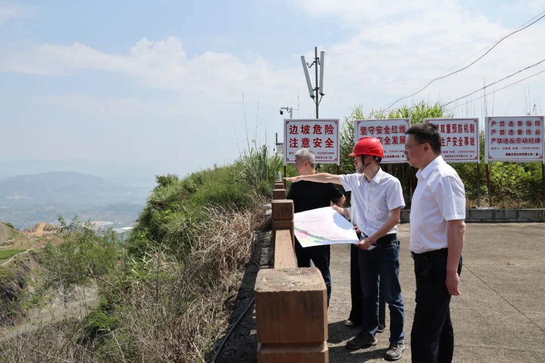 柳岳到白琳鎮(zhèn)調(diào)研石材產(chǎn)業(yè)發(fā)展情況