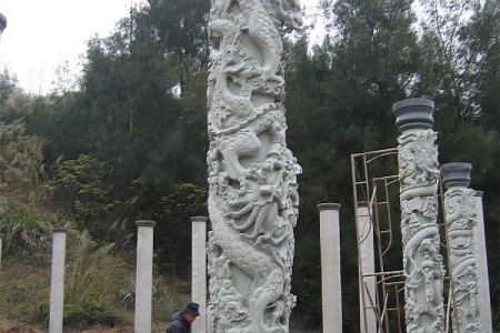 龍紋石柱