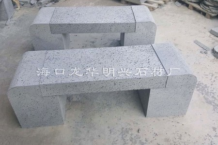 石凳
