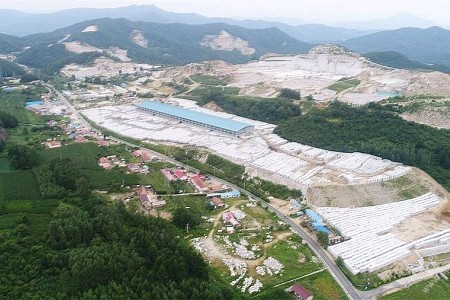 路邊石，吉林白荒料