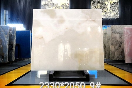 白玉，冰玉