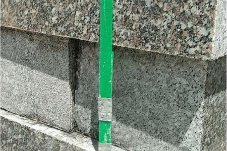 金塔灰路沿石