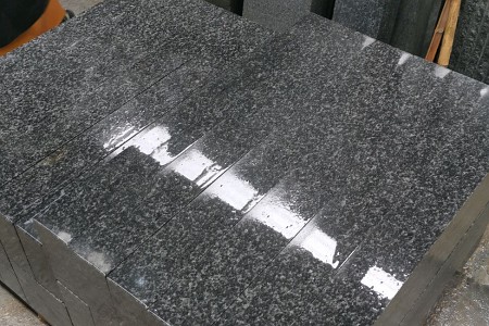 芝麻黑（小藍(lán)寶光面）側(cè)石