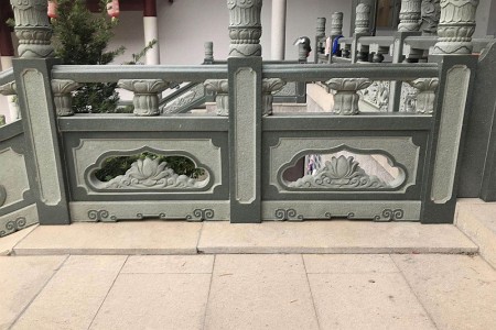 石欄桿