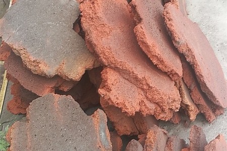 紅色火山石
