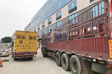 物流車輛