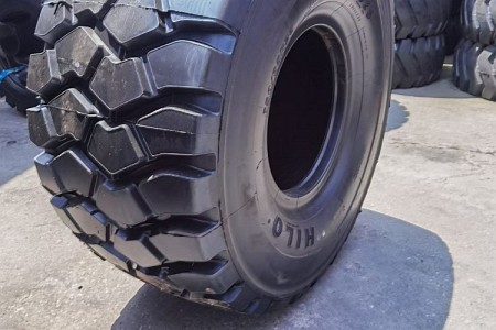 華魯 750/65R25 