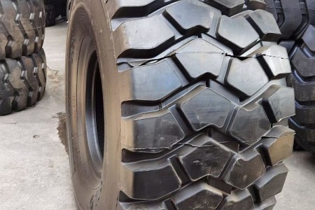 華魯 750/65R25 