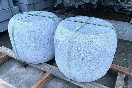 石凳