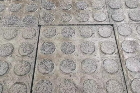 盲點(diǎn)石