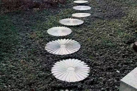 腳踏石