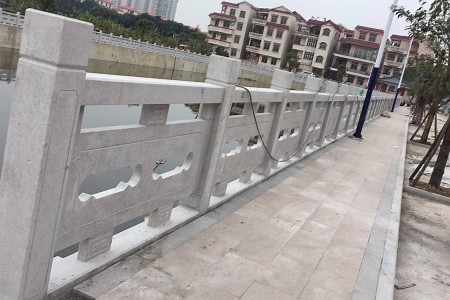 河欄桿