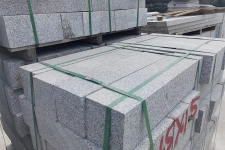 路沿石