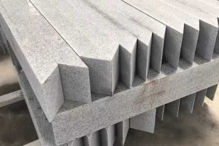 樹圍石