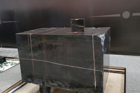 勞倫黑金大板