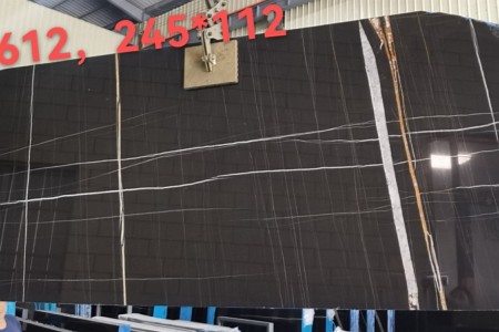 勞倫黑金