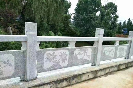 石護欄