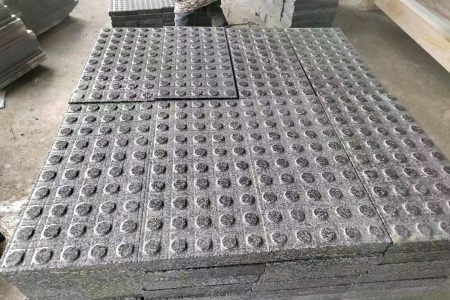 盲道石