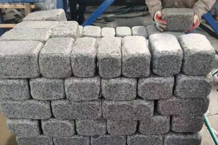 芝麻灰滾石