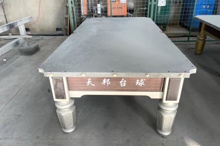 臺(tái)球桌