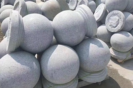 擋車石球