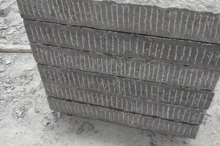 青石板鏨道面