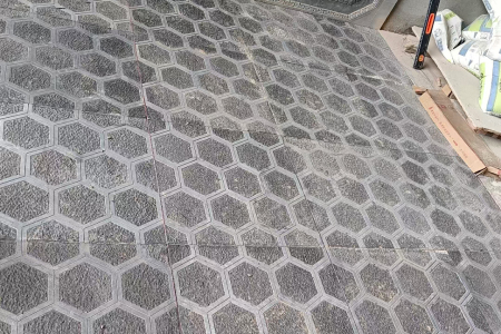 地鋪石