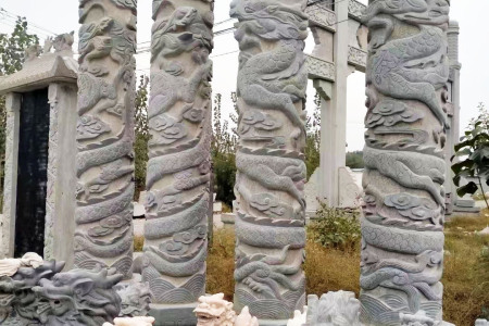 龍柱
