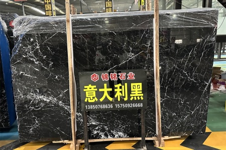意大利黑