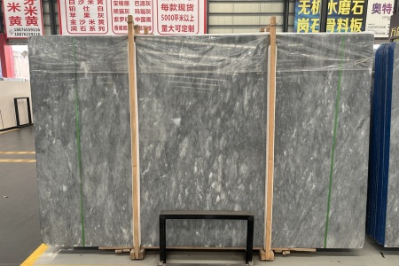 卡迪爾灰