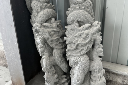 青石龍紋柱